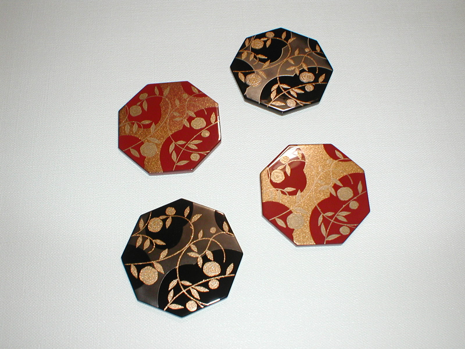 輪島塗王朝草花蒔絵 「漆胡瓶」 輪島塗王朝草花蒔絵 「漆胡瓶」