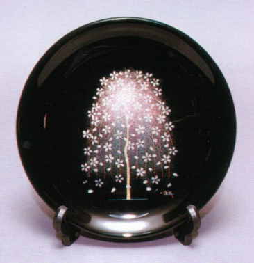飾り皿　桜沈金